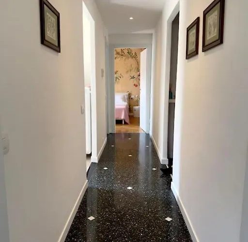 Rosselli Apartment, דירה