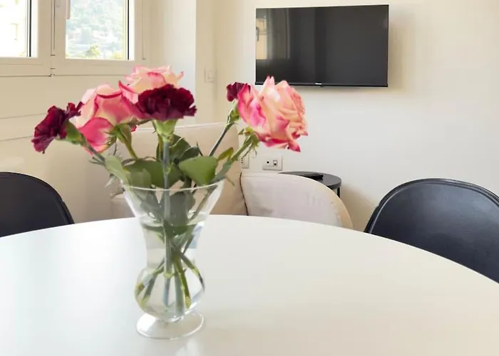 דירה Rosselli Apartment,